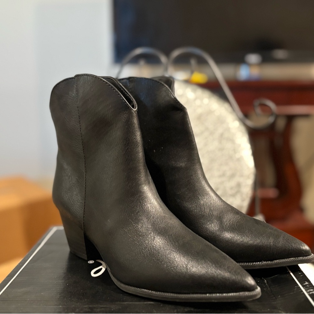 Cupid Black Ankle Booties